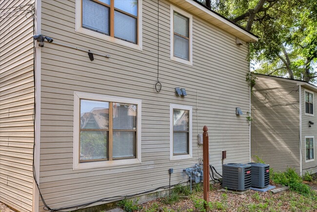 Building Photo - 1406 Johns Rd