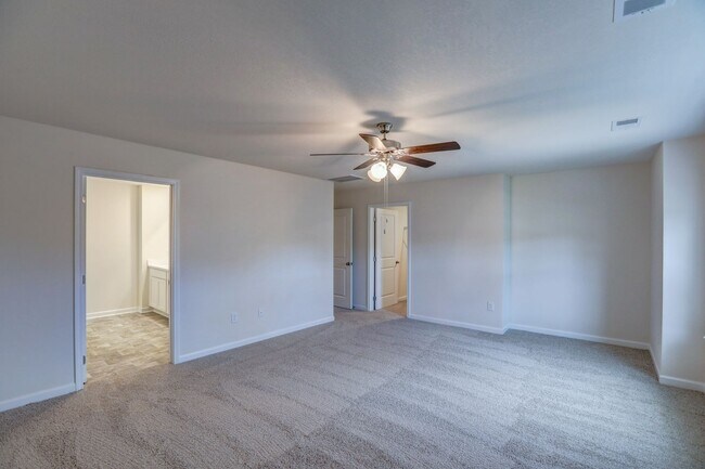 Building Photo - NEW CONSTRUCTION - 5 BDRMS, 3 BTHS, JOHNSON CITY