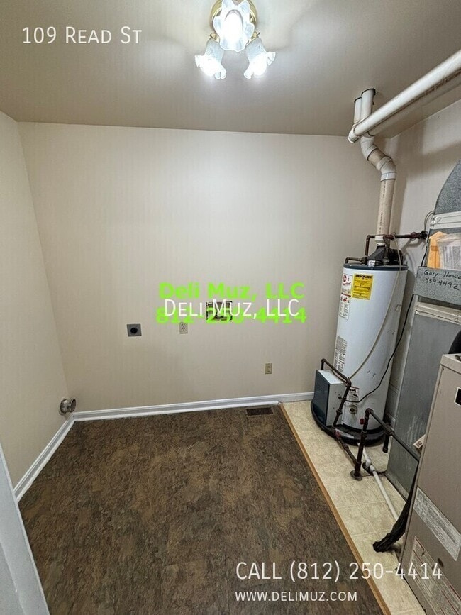 Building Photo - 109 Read St