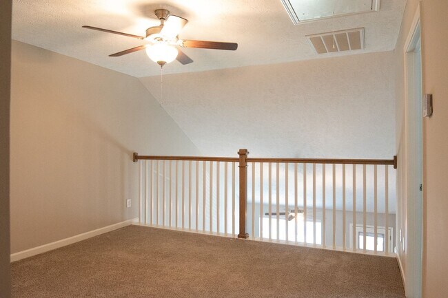 Building Photo - Fantastic, end-unit townhome in desirable Shelton Crossing!