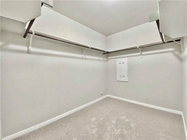 Building Photo - 14105 Macquarie Dr