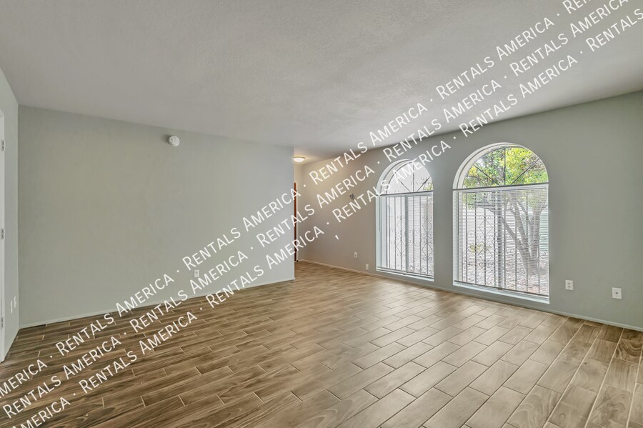 Building Photo - 644 N Richey Blvd