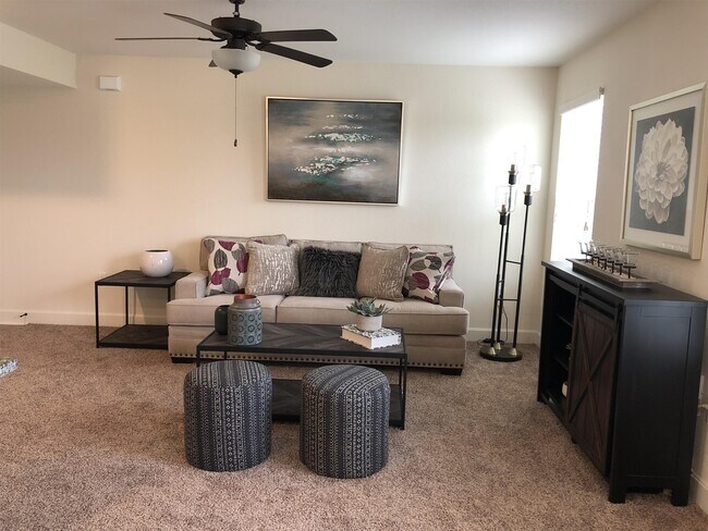 Building Photo - 19535 Mulberry Ln