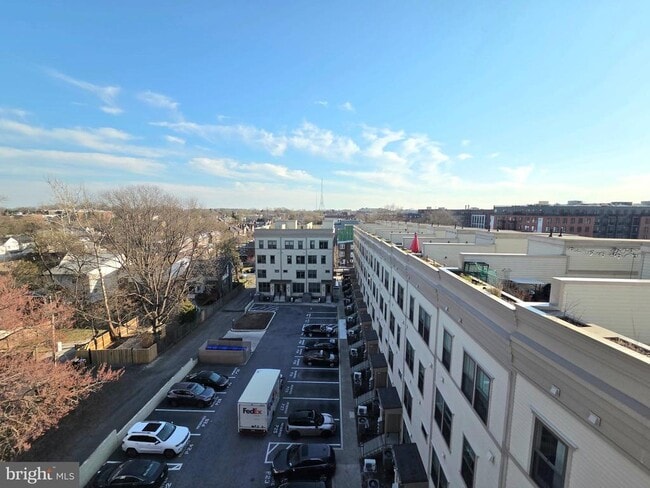 Building Photo - 820 Fern Pl NW