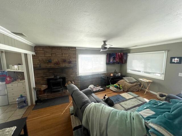 Building Photo - 25891 Vosler St