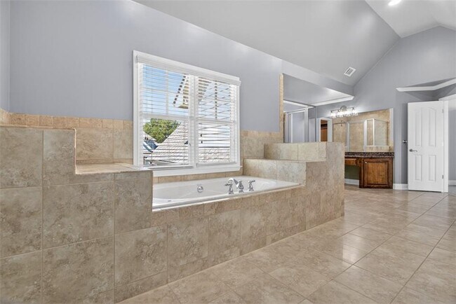 Building Photo - 4537 Grandview Pkwy