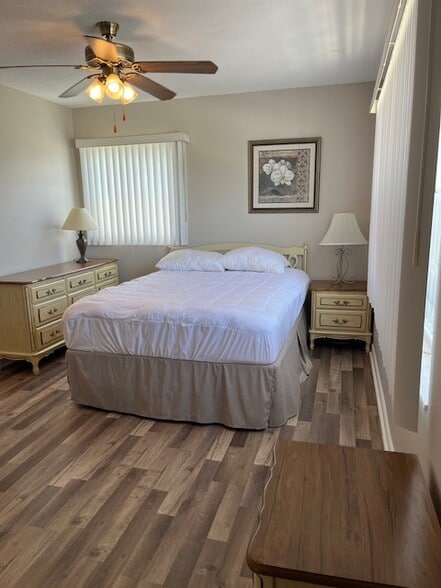 Primary - 4158 Tamiami Trl