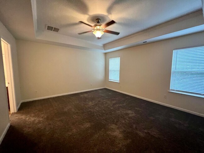 Building Photo - Available Now! 2nd Story, 3 Bed, 2.5 Bath Condo with Screened-in Balcony in Adams Landing