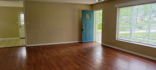 Building Photo - 4/2 (Madison Park) Nice home in quiet neighborhood