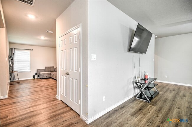 Building Photo - 1957 Rosson St