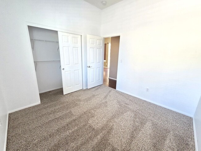 Building Photo - 3 Bedroom Single Story in Providence Gated Community