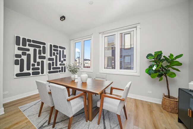 Building Photo - 4246 W Belmont Ave