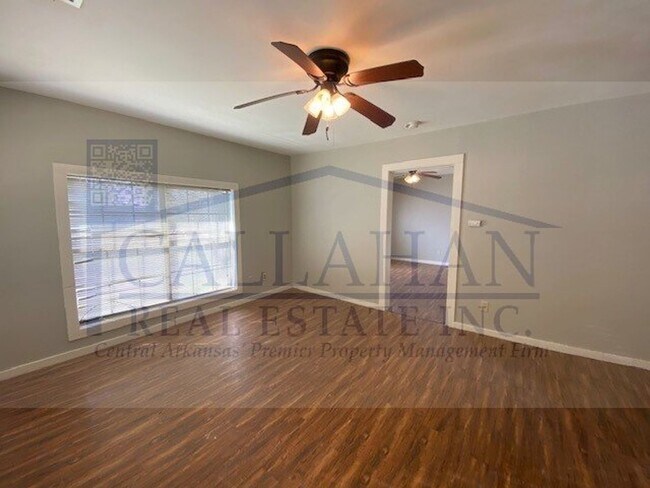 Building Photo - NLR 1 Bedroom Duplex