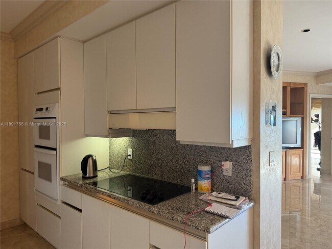Building Photo - 9601 Collins Ave