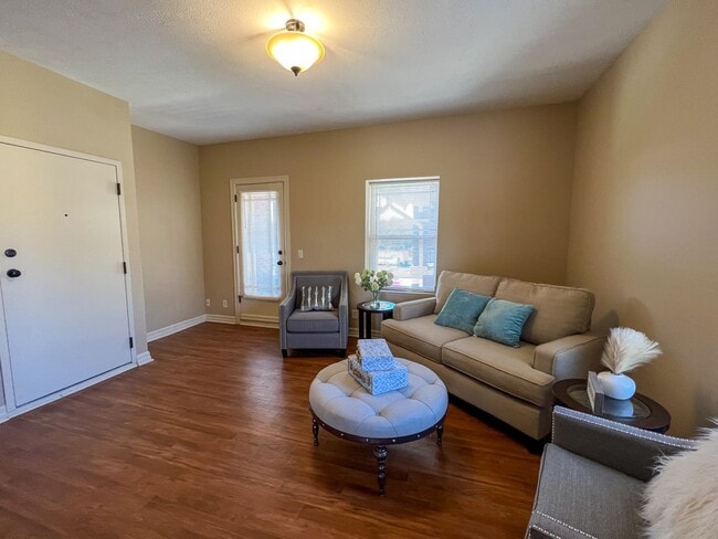 Interior Photo - The Melrose