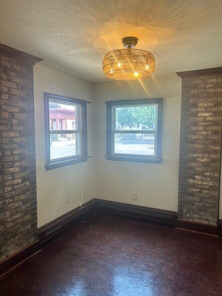 Building Photo - 2079 S 28th St