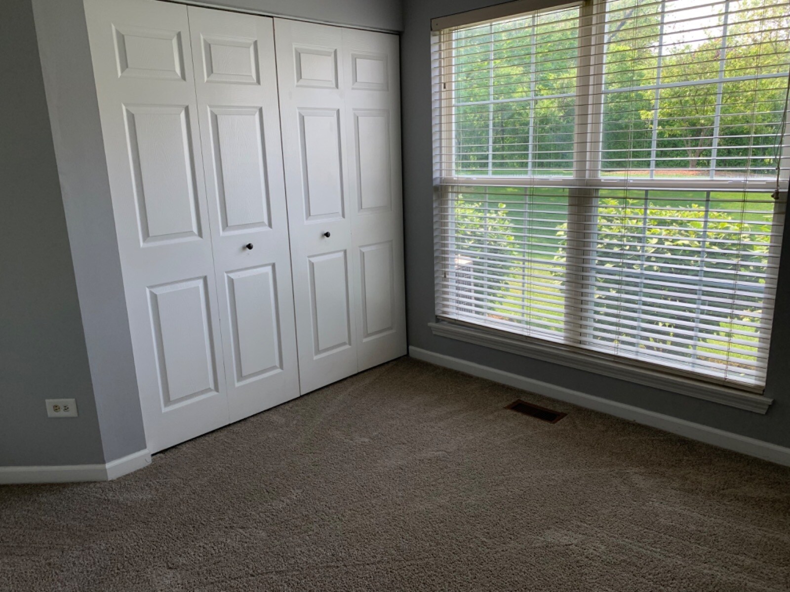 Building Photo - 1098 Camden Ct