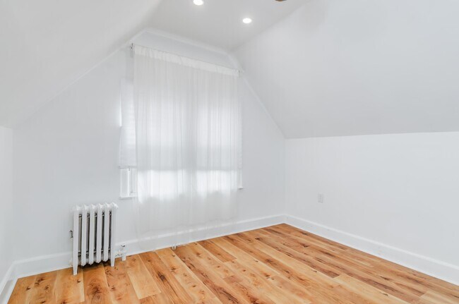 Building Photo - 324 Stegman Pkwy