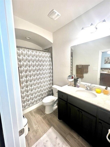 Building Photo - 2212 Moonsail Ln