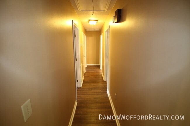 Building Photo - 308 Longmeadow Ct N