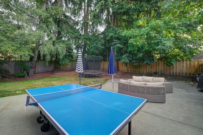 Building Photo - 5bd/2.75ba Mercer Island Home