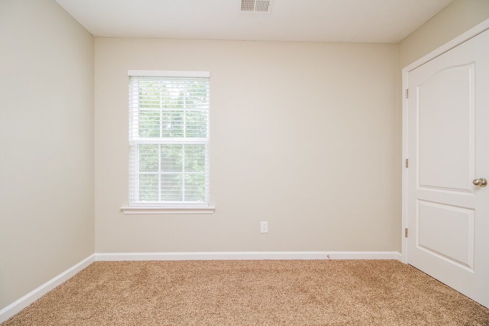 Building Photo - 159 Lyndhurst Dr