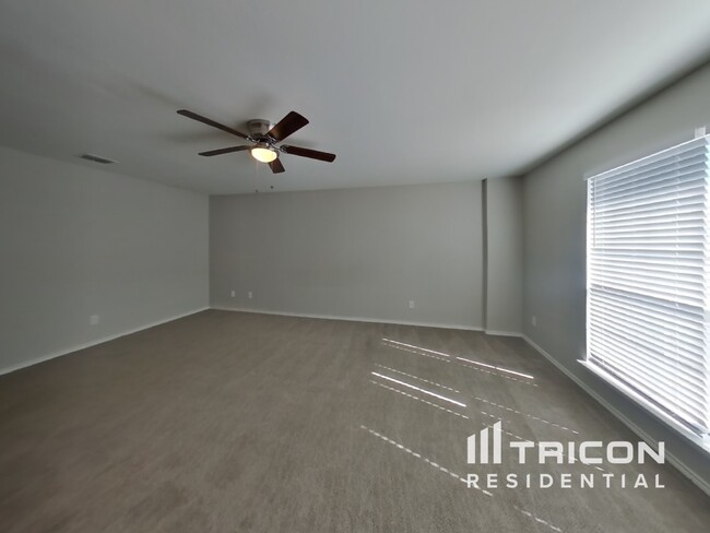Building Photo - 10411 Trotters Bay