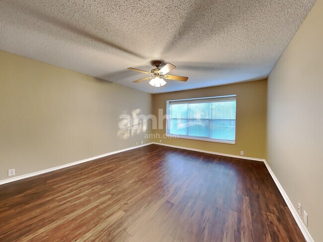 Building Photo - 1420 Mosscreek Dr