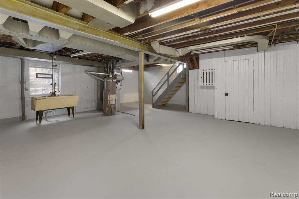 Building Photo - 3455 Santa Maria St