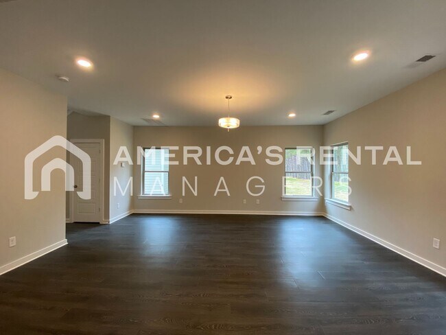 Building Photo - 7945 St.James Dr