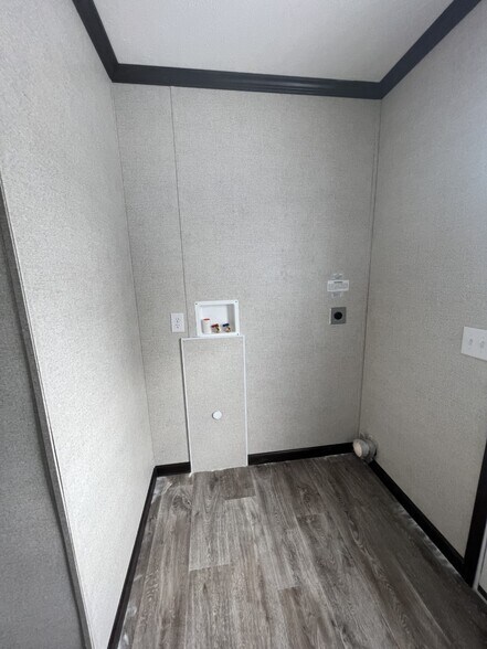 Building Photo - 333 E Lakewood Blvd