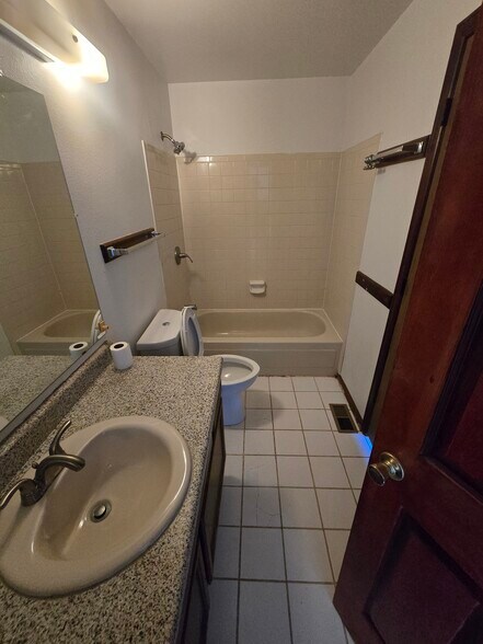 Building Photo - 19420 E Colorado Dr