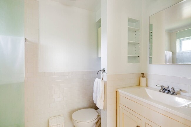 Building Photo - 7 Cooper Ln