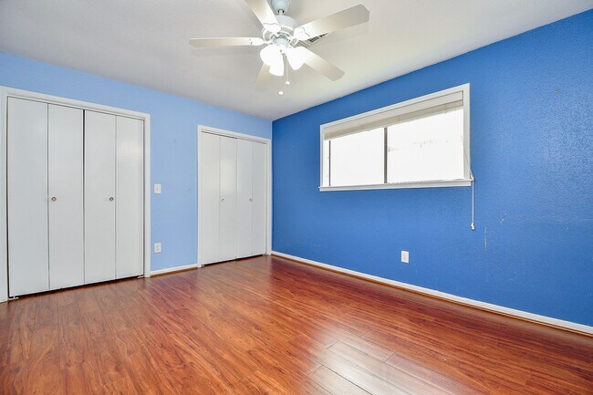 Building Photo - 11906 Pepperdine Ln