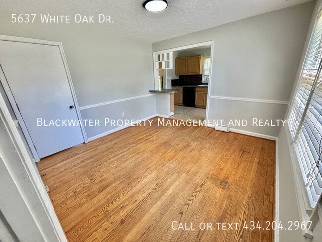 Building Photo - 5637 White Oak Dr