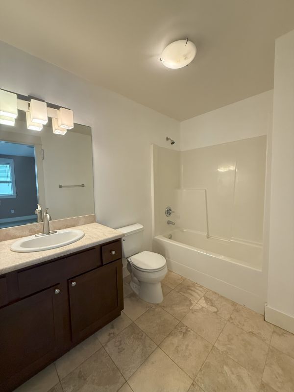 Building Photo - 2819 14th Ave W