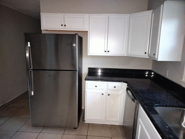 Building Photo - Modern Classic