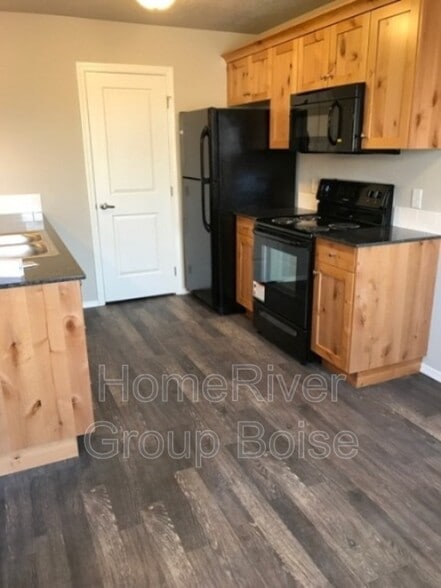 Building Photo - 1326 S Edgewater Cir