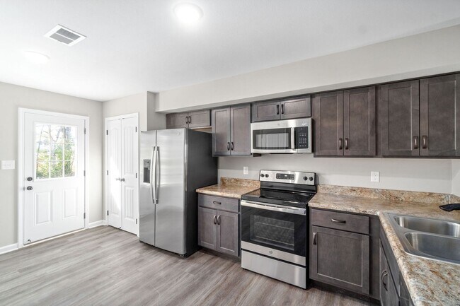 Building Photo - 1007 Glenkirk Dr