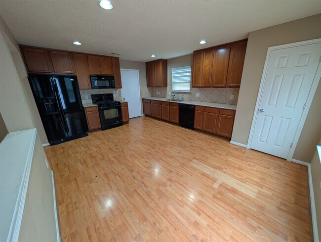 Building Photo - 29222 Legends Green Dr