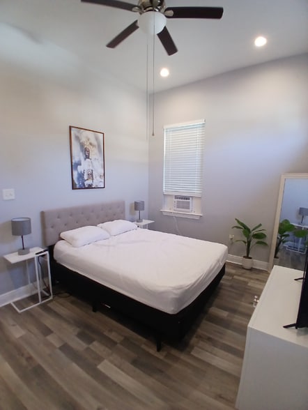 Building Photo - 1700 Frenchmen St