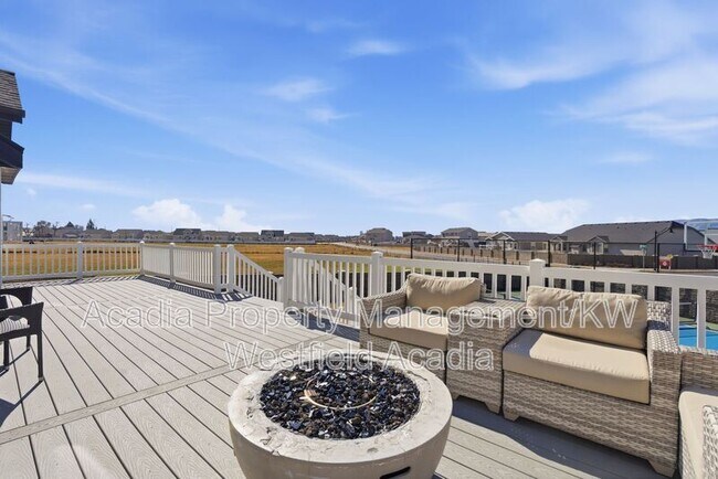 Building Photo - 1437 W Valley Dr