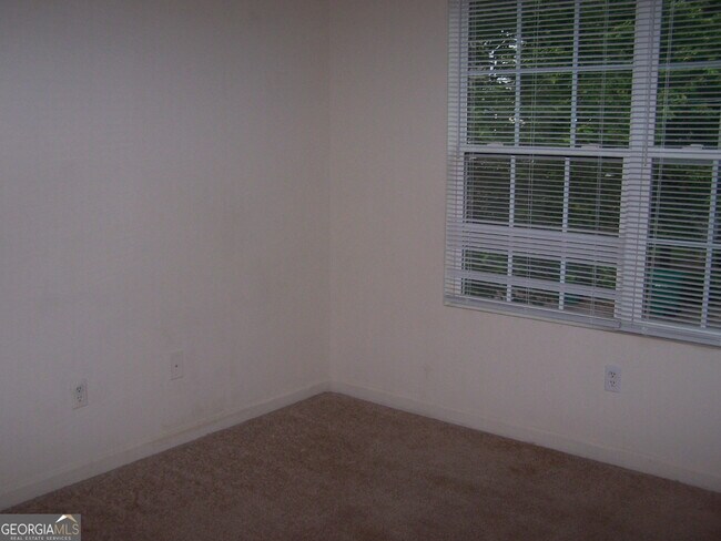 Building Photo - 102 Cameron Way