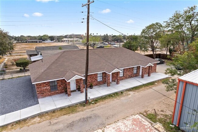 Building Photo - 112 E Peter St
