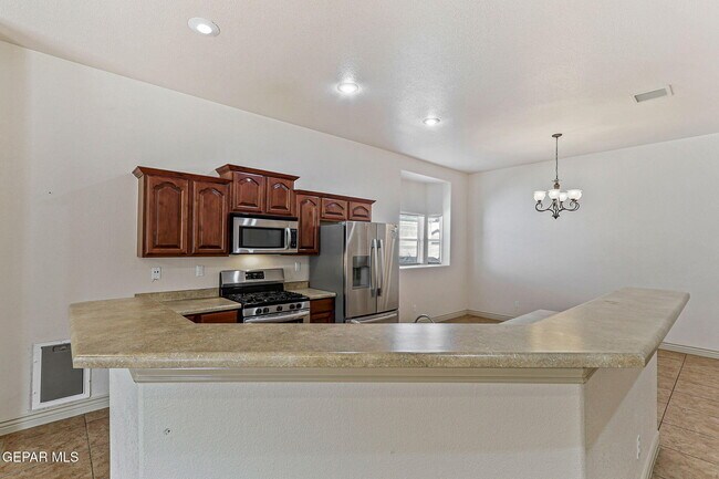 Building Photo - 5557 Gustavo Madrid Ln