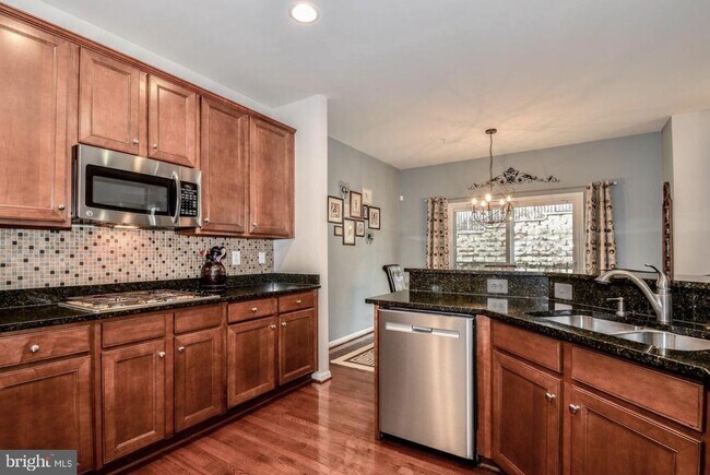 Building Photo - 3321 Eagle Ridge Dr