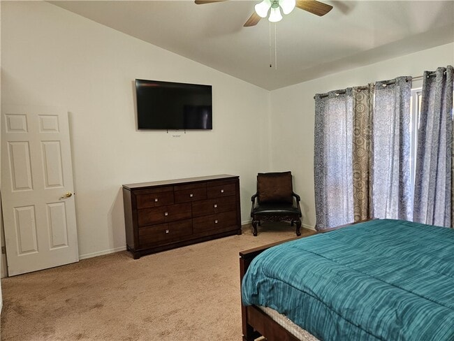 Building Photo - 2068 E Lago Grande Bay