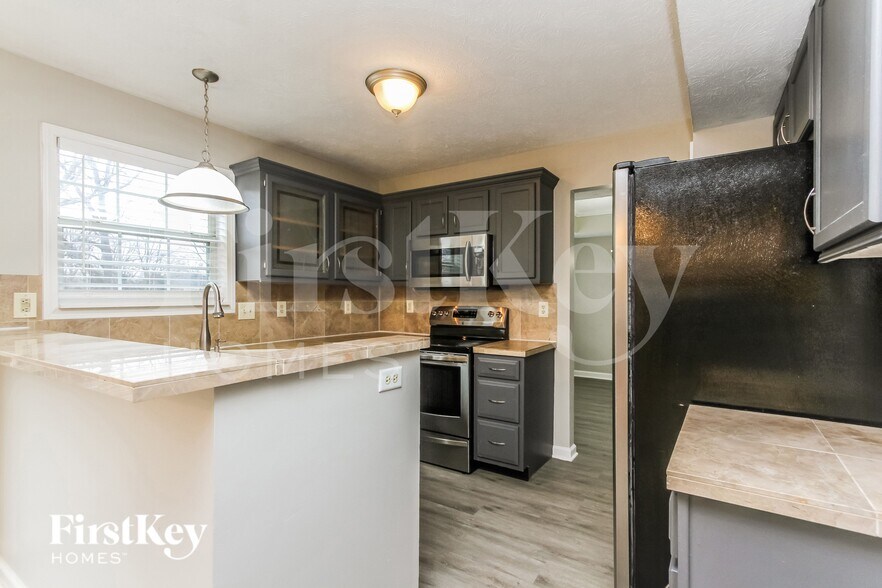 Building Photo - 962 Andover Dr