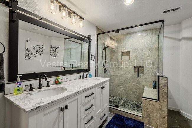 Building Photo - 2157 Maples Pl