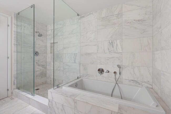 Building Photo - 401 N Birch Rd